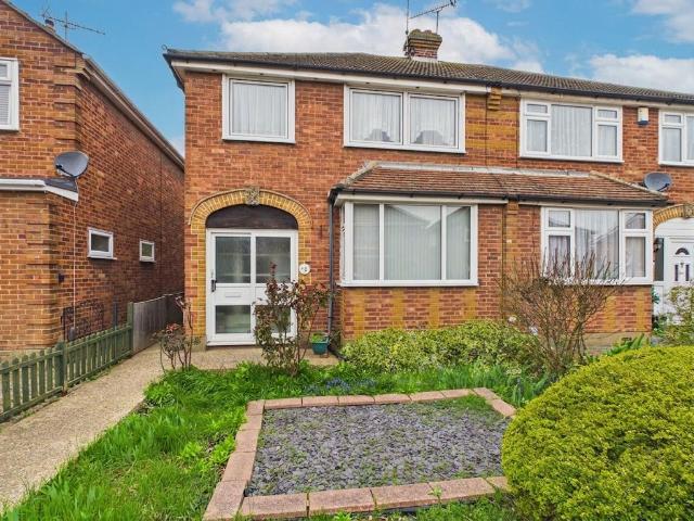 House for sale in Stanford-le-hope, Essex