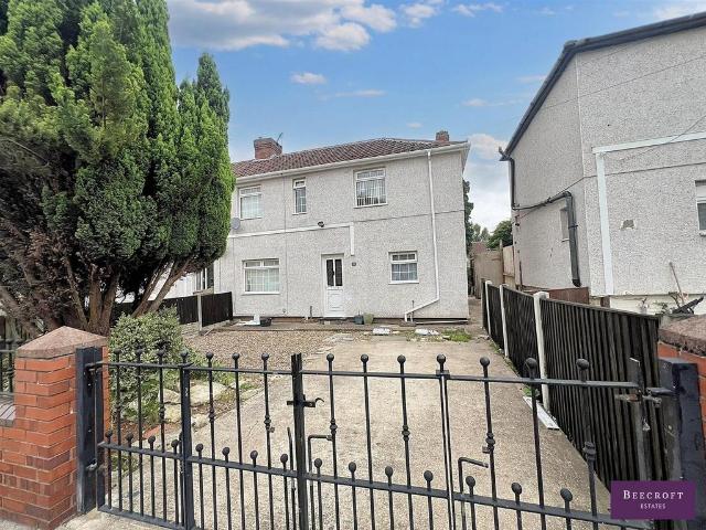 House for sale in Thurnscoe, South Yorkshire