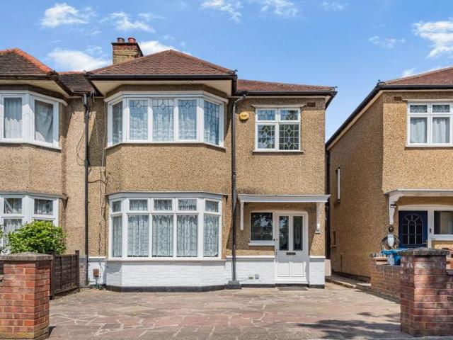 House for sale in Lane, Greater London