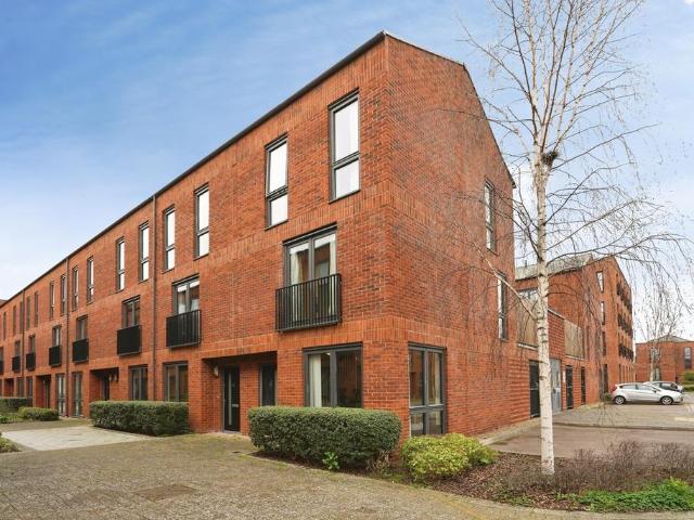 House for sale in Kings Barton, Gloucester