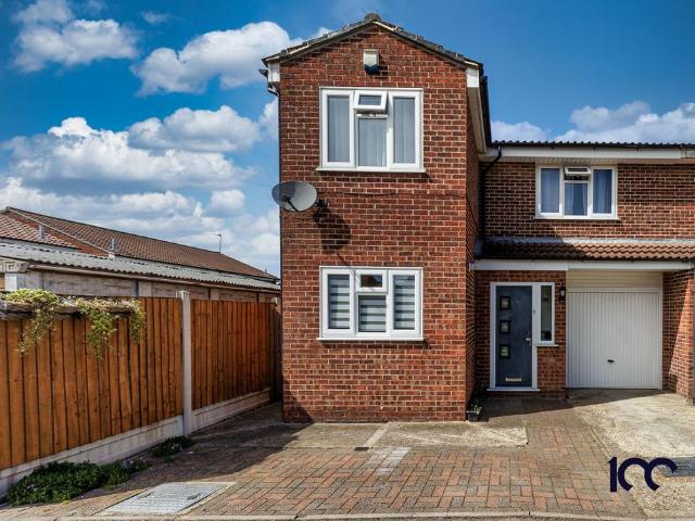 House for sale in Harold Hill, Greater London