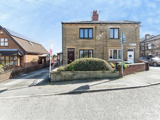 House for sale in Tingley, West Yorkshire