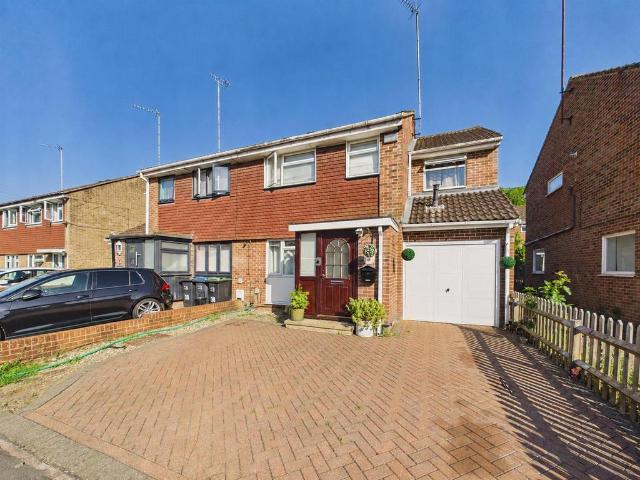 House for sale in London Borough of Croydon, Forestdale