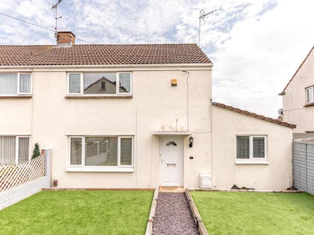 House for sale in Kingswood