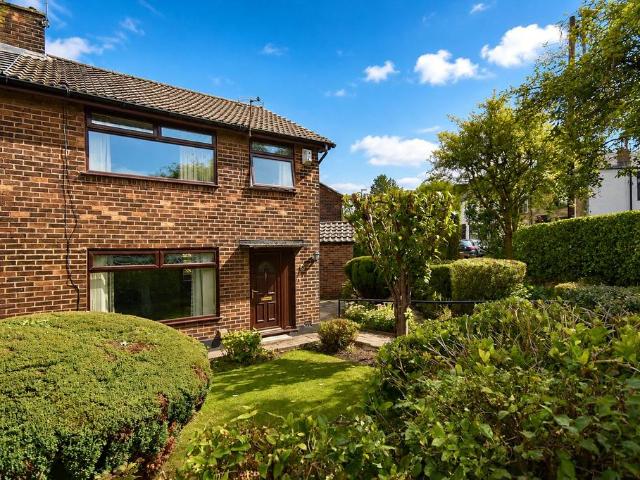 House for sale in Cowlishaw, Oldham