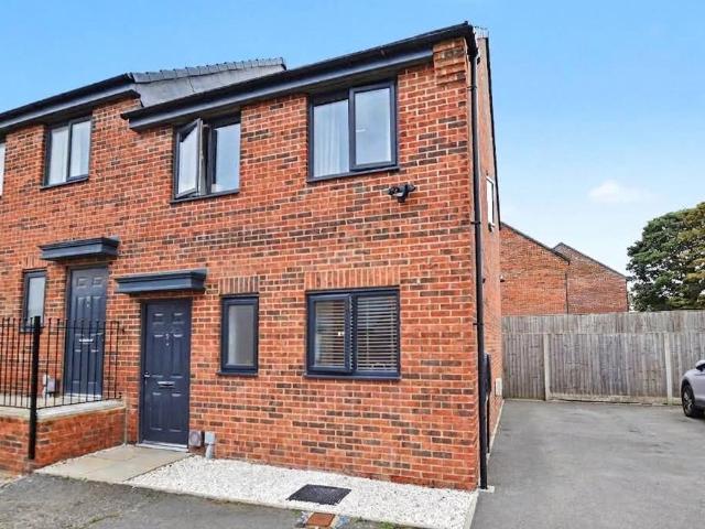 House for sale in Graveleythorpe, Leeds