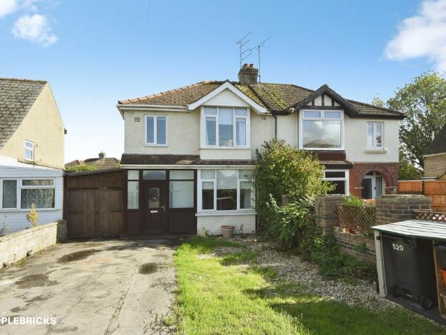 House for sale in Penhill, Swindon