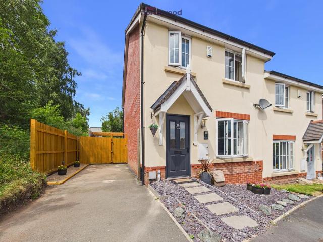 House for sale in Little Mountain, Wales