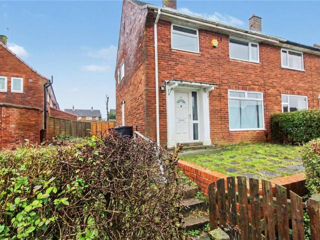 House for sale in Scholes, West Yorkshire