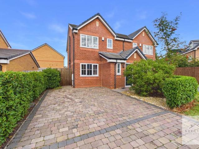 House for sale in Cabus, Lancashire
