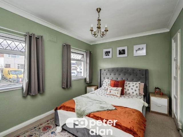 House for sale in Cimla, Neath
