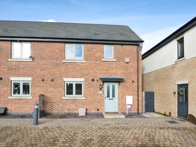 House for sale in Priors Hall Park, Weldon