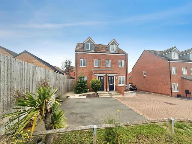 House for sale in Cardea, Peterborough