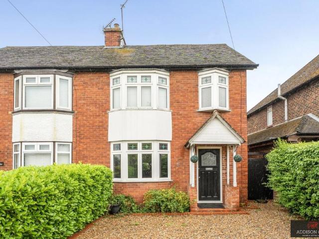 House for sale in Shinfield, Three Mile Cross