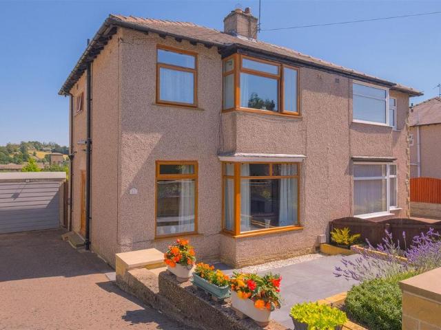 House for sale in Hove Edge, Bailiff Bridge