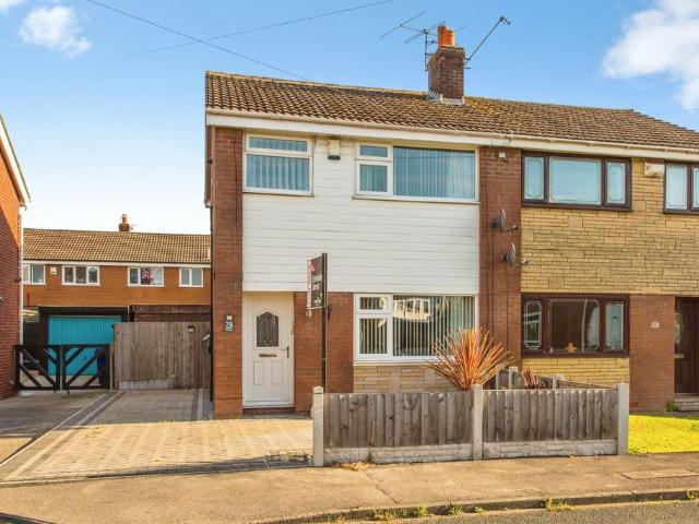 House for sale in Earnshaw Bridge, South Ribble