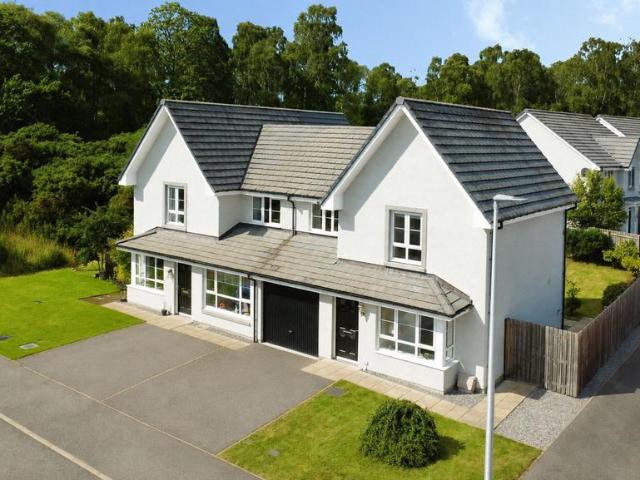 House for sale in Lentran, Scotland