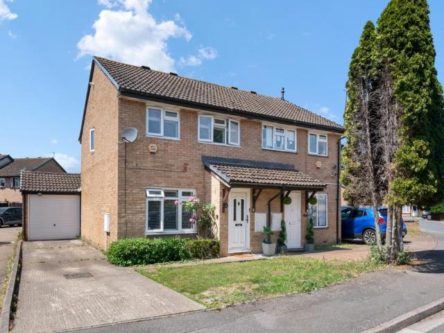 House for sale in Yeading, Greater London