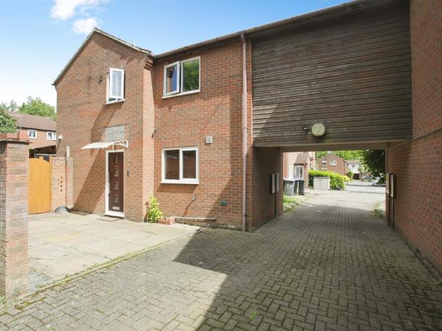 House for sale in Newton, New Bilton