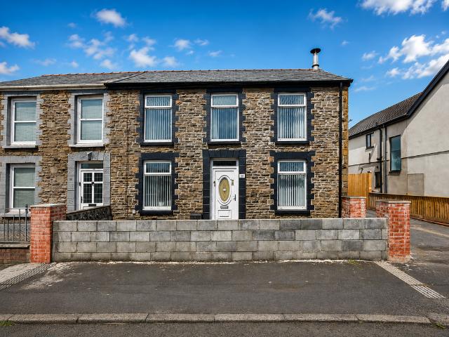 House for sale in Pontarddulais, Wales
