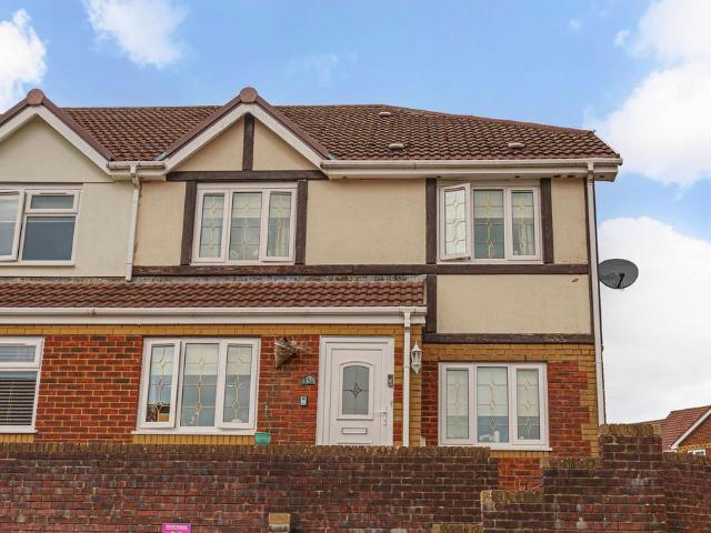House for sale in Pontlottyn, Wales
