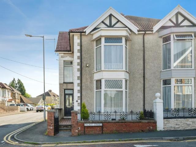 House for sale in Gowerton, Wales