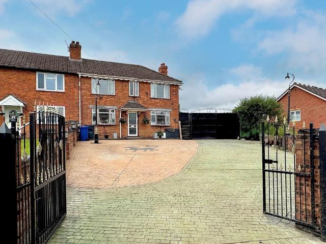 House for sale in Coseley, West Midlands