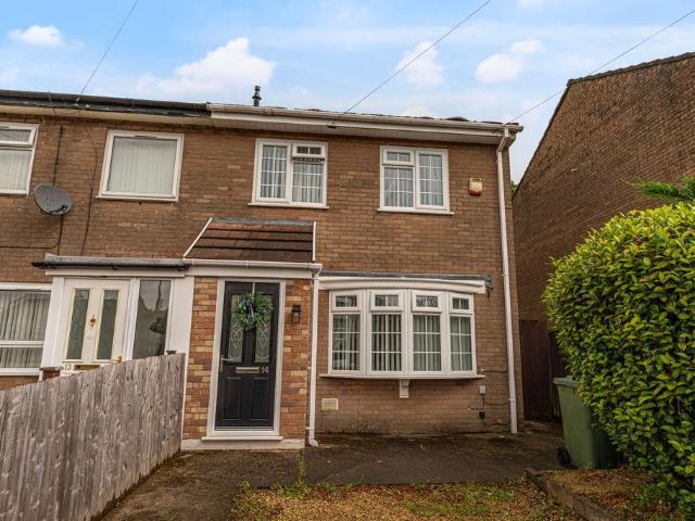 House for sale in Woodfieldside, Croespenmaen