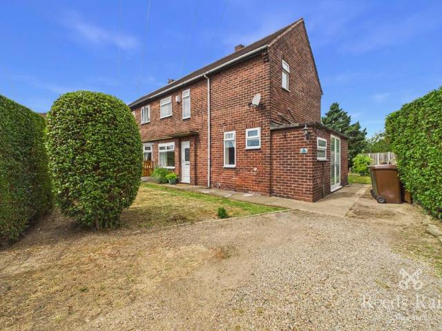 House for sale in Kinsley, West Yorkshire