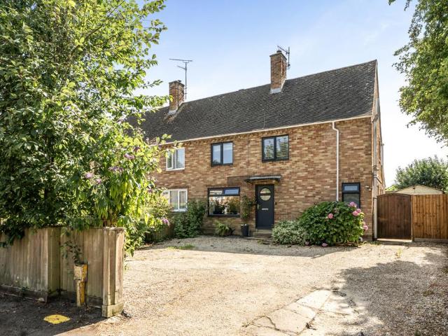 House for sale in Black Bourton, Oxfordshire