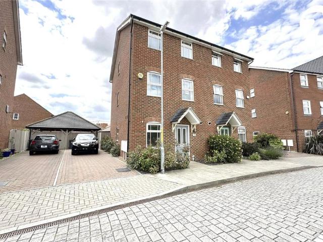 House for sale in Castle Hill, Monks Orchard