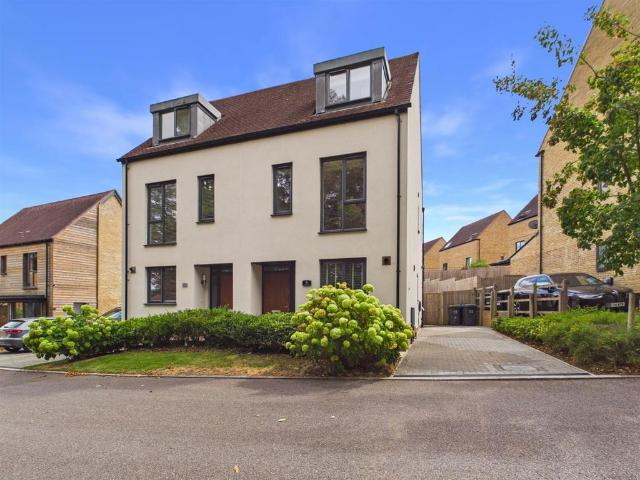 House for sale in London Borough of Croydon, Greater London