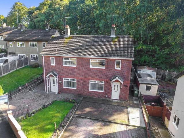 House for sale in Moor Allerton, West Yorkshire