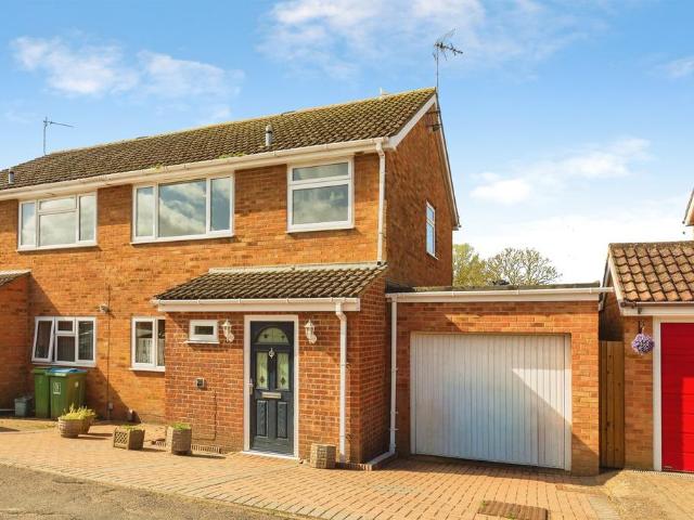 House for sale in Walton Court, Aylesbury