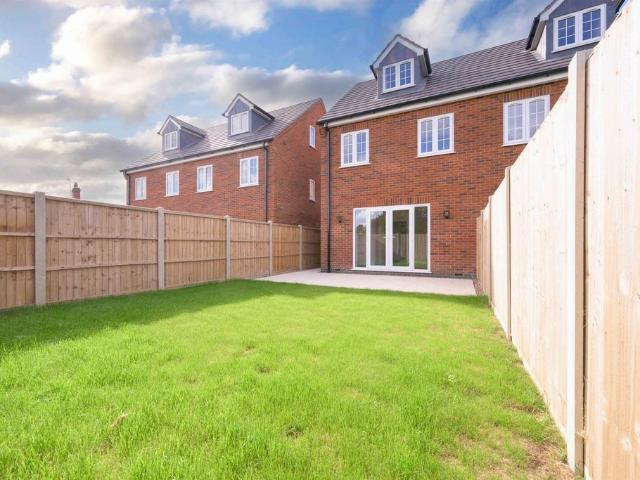 House for sale in Desborough, North Northamptonshire