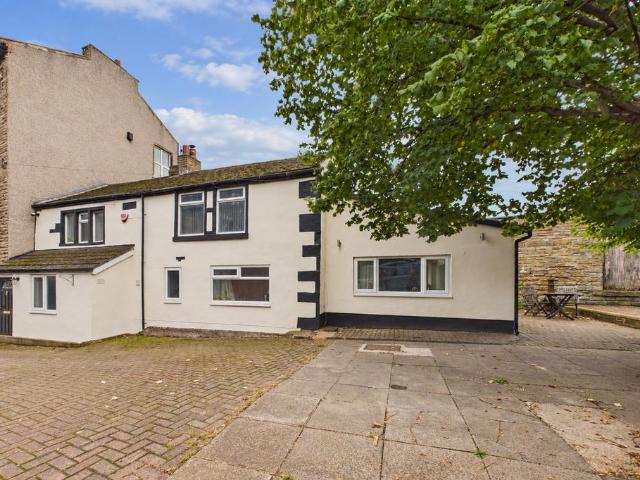 House for sale in Cleckheaton, Kirklees