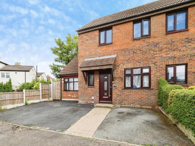 House for sale in The Galleries, Navestock Side
