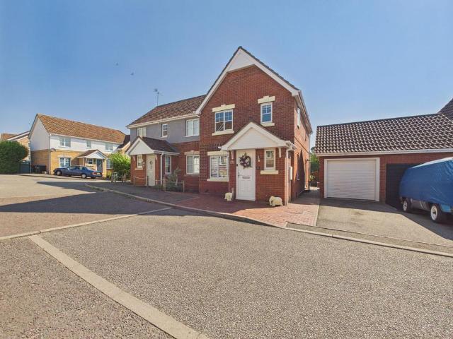 House for sale in Chipping Hill, Essex