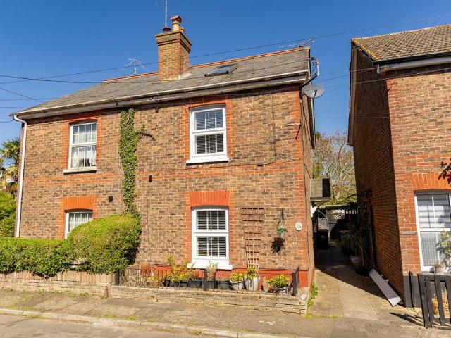 House for sale in Glynde, West Sussex