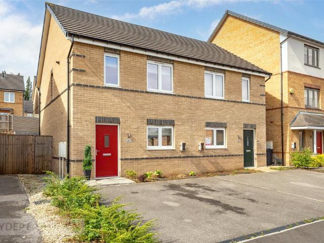 House for sale in Milnsbridge, West Yorkshire