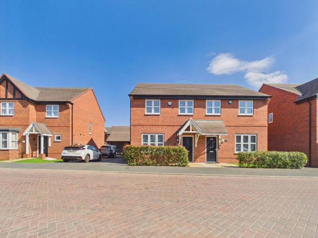 House for sale in Oadby, Leicestershire