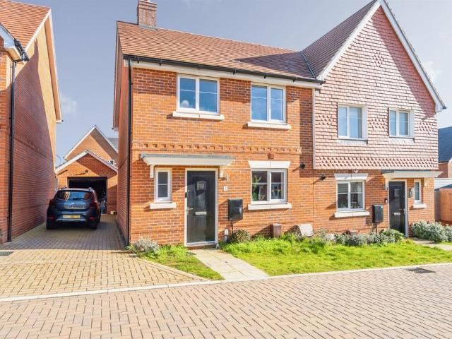 House for sale in Chichester, Littlecote