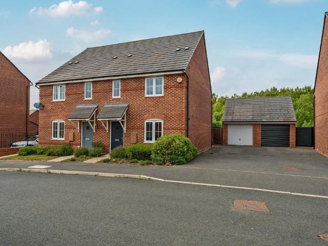 House for sale in Barton In Fabis, East Midlands