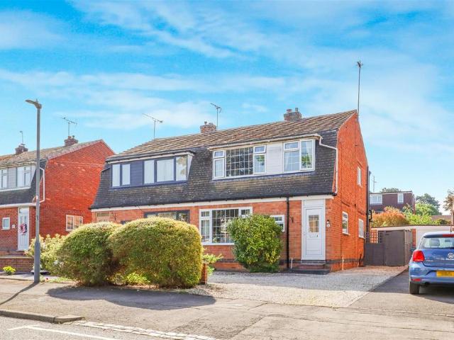House for sale in Green Close, Warwickshire