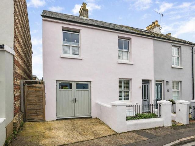 House for sale in Chichester, Littlecote
