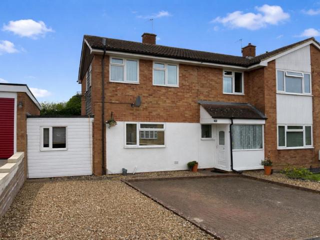 House for sale in Steeple Claydon, Buckinghamshire