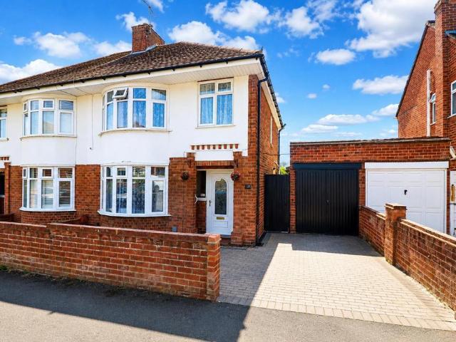 House for sale in Rushden