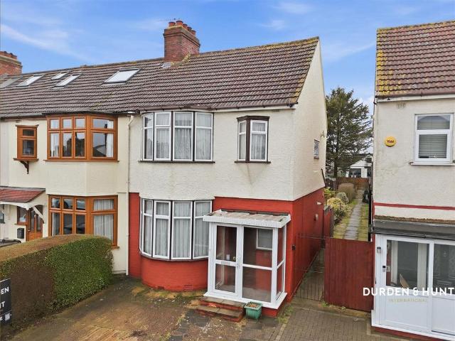 House for sale in Ardleigh Green, Greater London