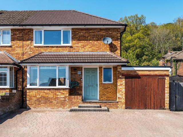 House for sale in Pachesham Park, Surrey