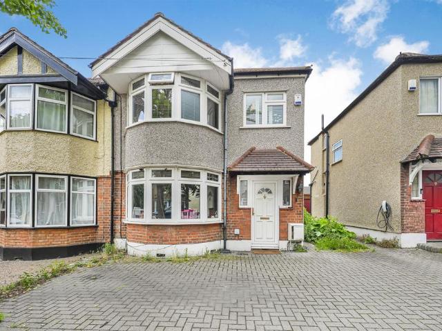 House for sale in Chingford, Greater London